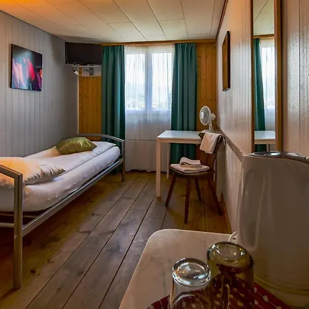 Otel Tell And 3*